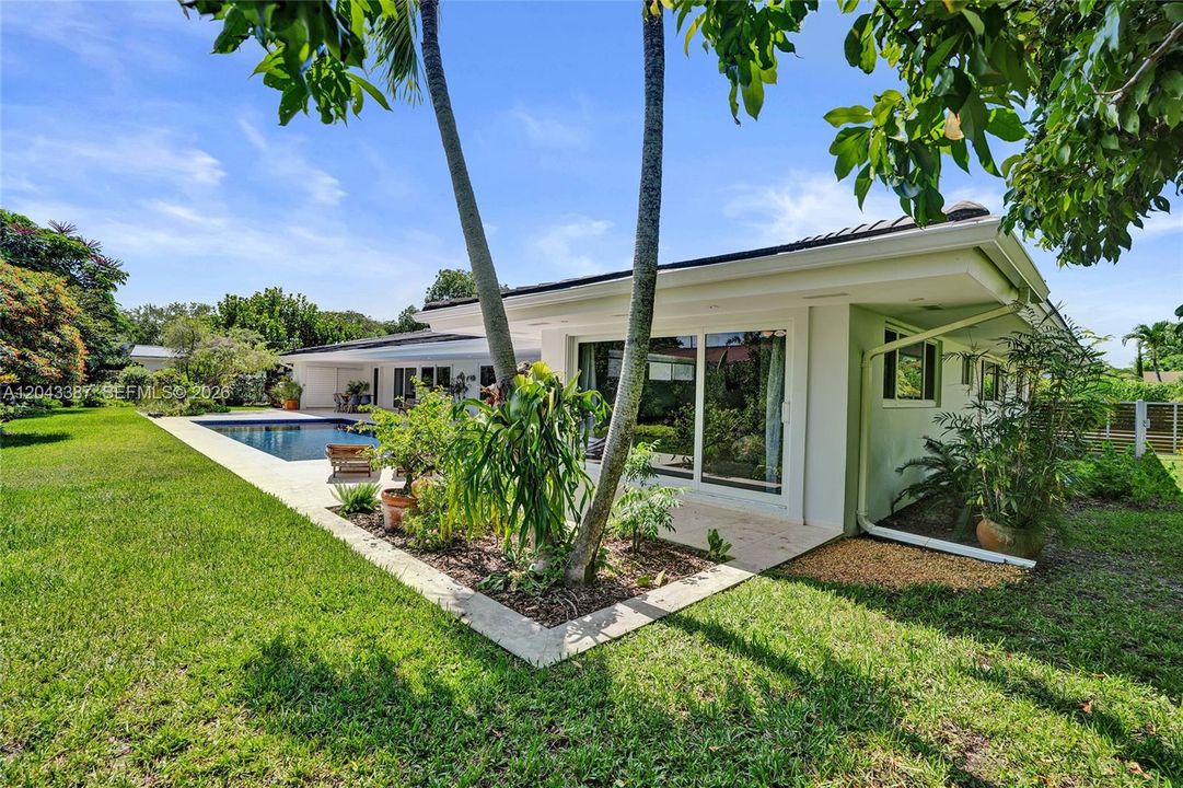 En Venta: $1,750,000 (4 camas, 3 baños, 2389 Pies cuadrados)