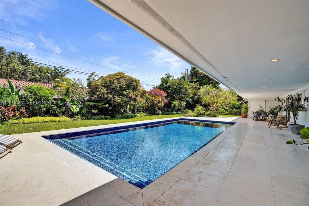 En Venta: $1,750,000 (4 camas, 3 baños, 2389 Pies cuadrados)