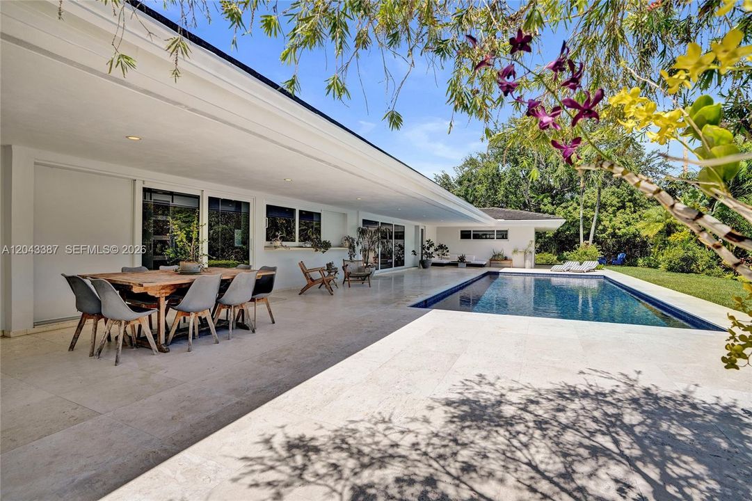 En Venta: $1,750,000 (4 camas, 3 baños, 2389 Pies cuadrados)