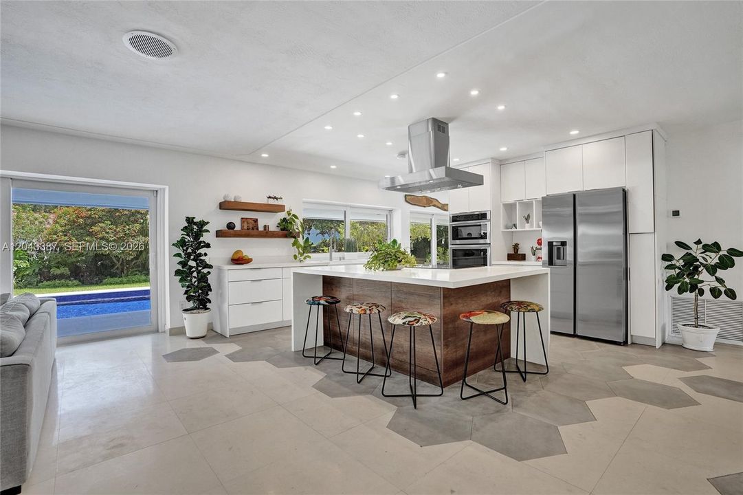 En Venta: $1,750,000 (4 camas, 3 baños, 2389 Pies cuadrados)