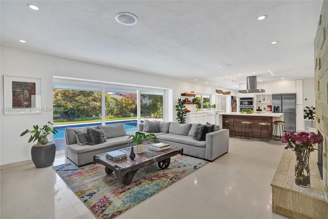 En Venta: $1,750,000 (4 camas, 3 baños, 2389 Pies cuadrados)