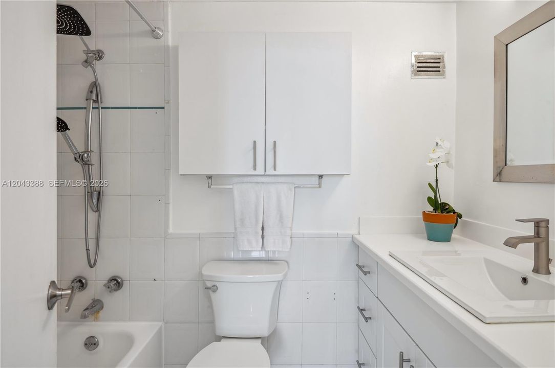 В аренду: $2,600 (1 спален, 1 ванн, 800 Квадратных фут)