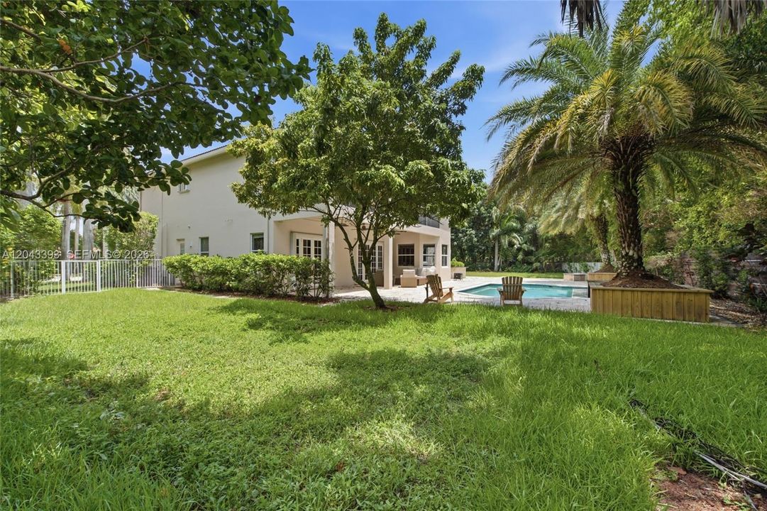 На продажу: $2,575,000 (6 спален, 5 ванн, 5365 Квадратных фут)