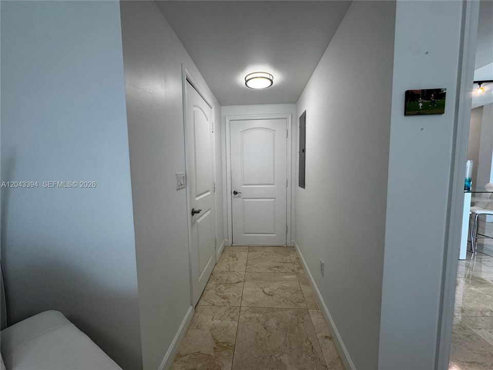 На продажу: $335,000 (1 спален, 1 ванн, 816 Квадратных фут)