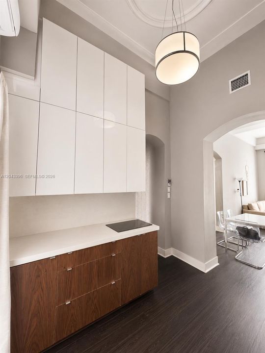 В аренду: $2,595 (1 спален, 1 ванн, 617 Квадратных фут)