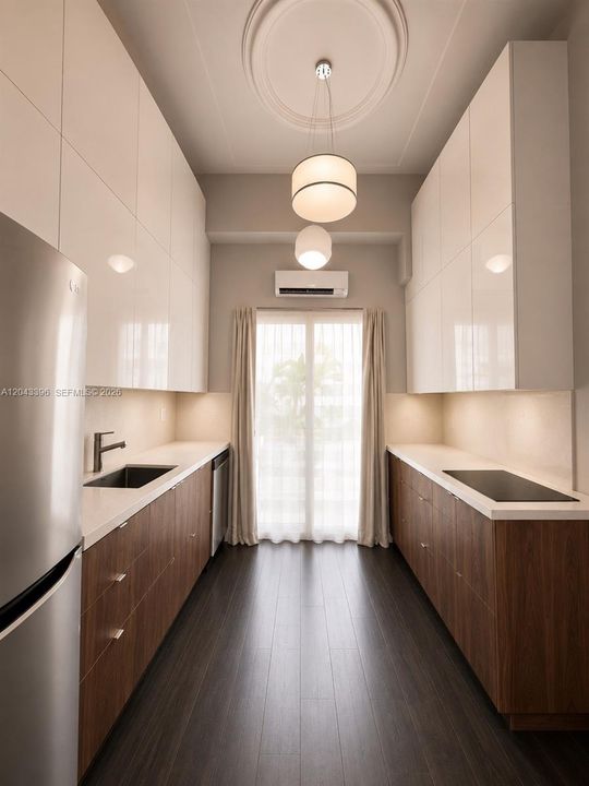 В аренду: $2,595 (1 спален, 1 ванн, 617 Квадратных фут)