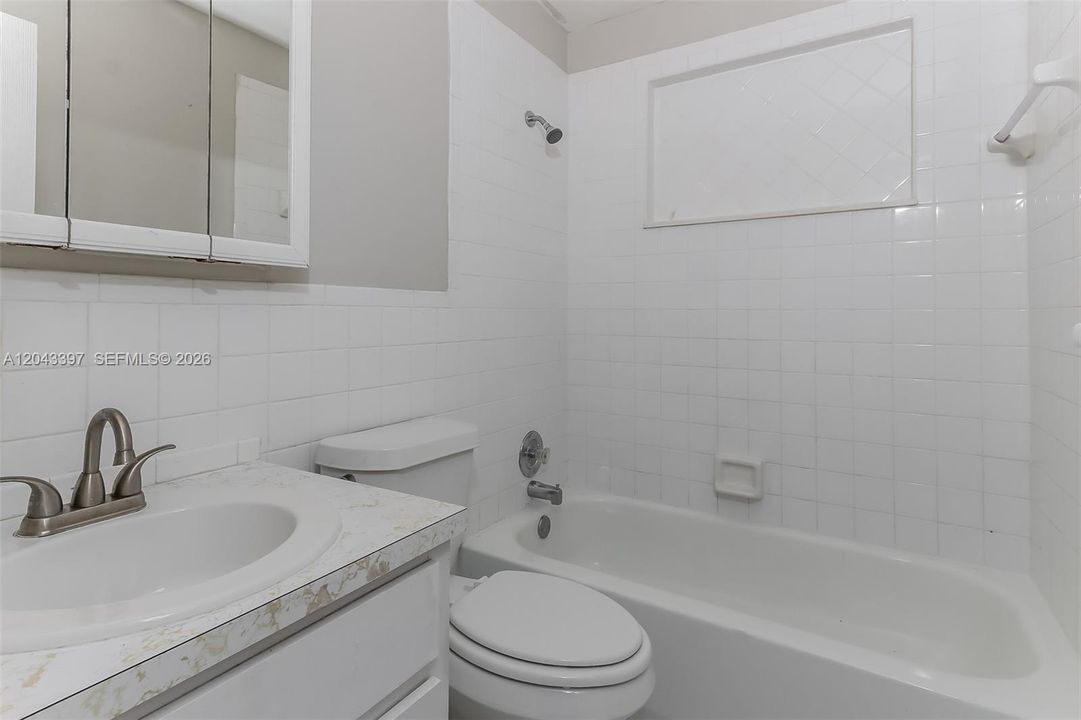 В аренду: $2,210 (3 спален, 2 ванн, 1385 Квадратных фут)