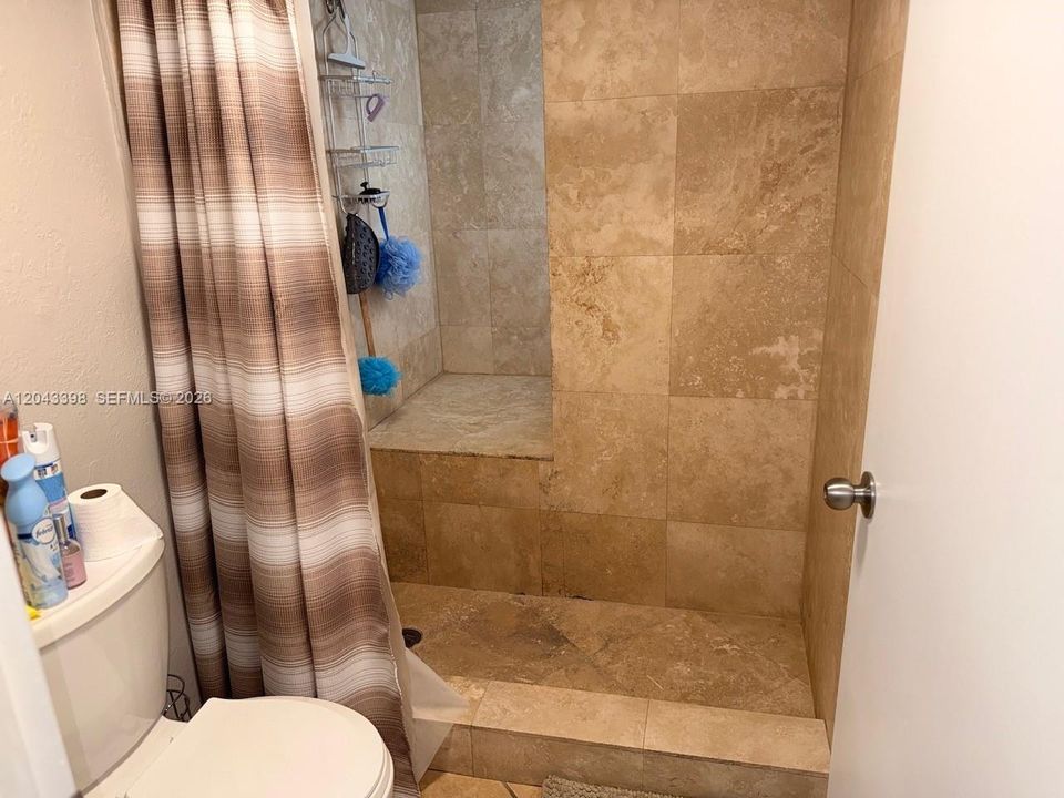 В аренду: $2,495 (2 спален, 2 ванн, 1200 Квадратных фут)