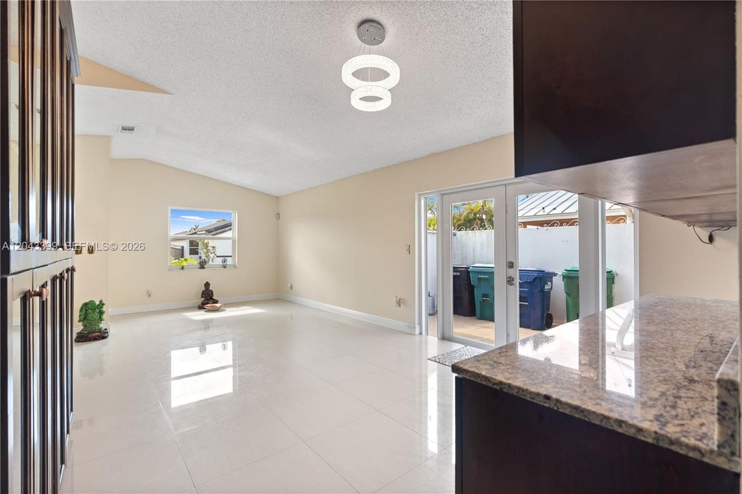 For Sale: $718,000 (4 beds, 2 baths, 1934 Square Feet)