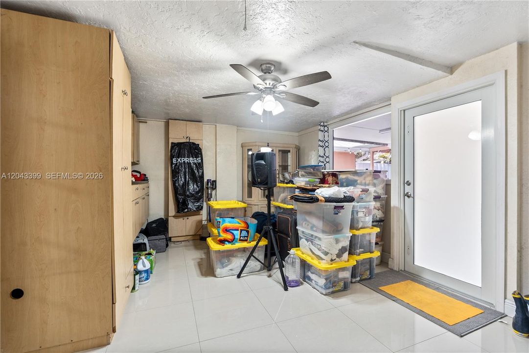 For Sale: $718,000 (4 beds, 2 baths, 1934 Square Feet)