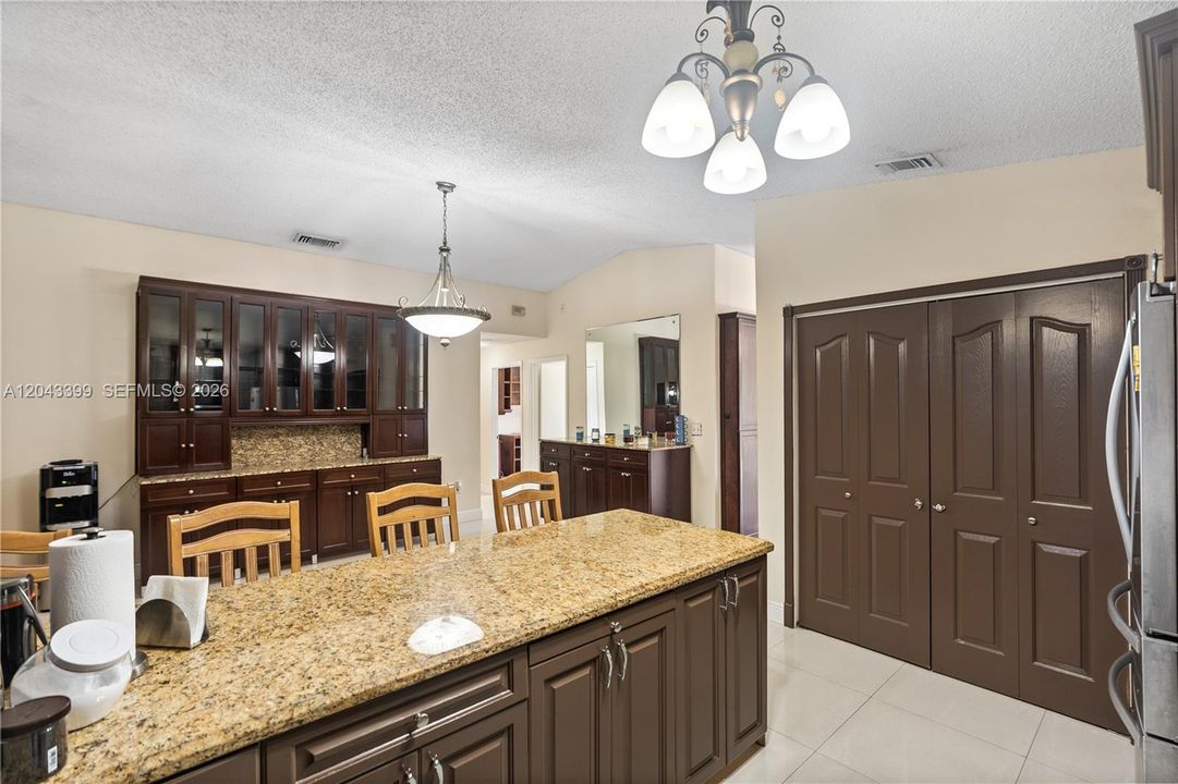 For Sale: $718,000 (4 beds, 2 baths, 1934 Square Feet)