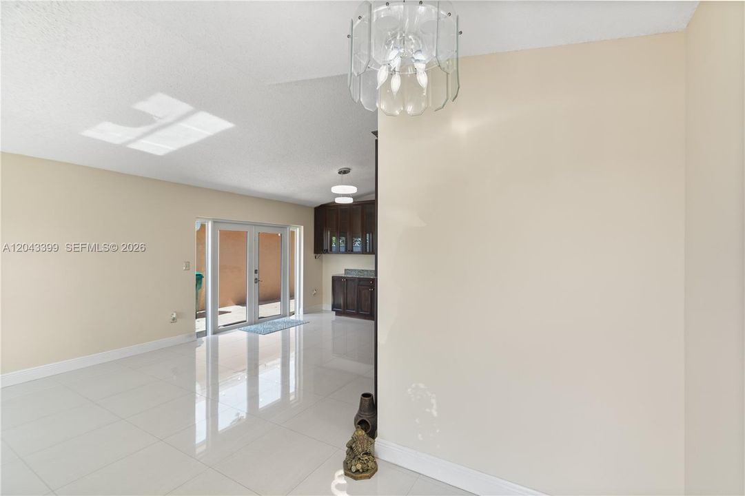 For Sale: $718,000 (4 beds, 2 baths, 1934 Square Feet)