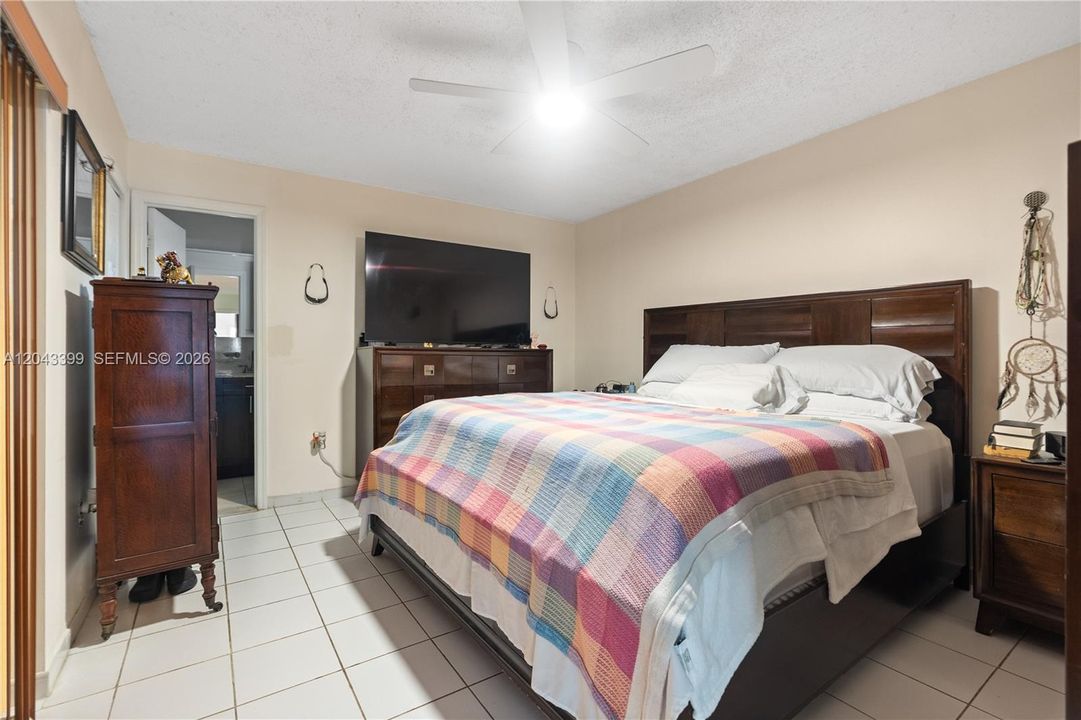 For Sale: $718,000 (4 beds, 2 baths, 1934 Square Feet)