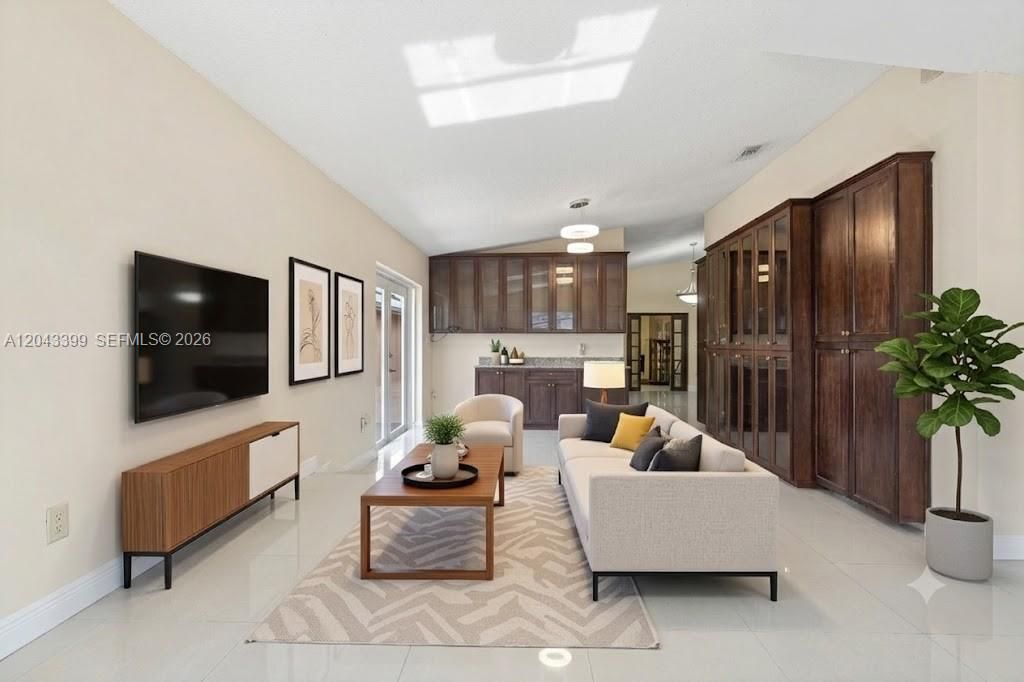For Sale: $718,000 (4 beds, 2 baths, 1934 Square Feet)