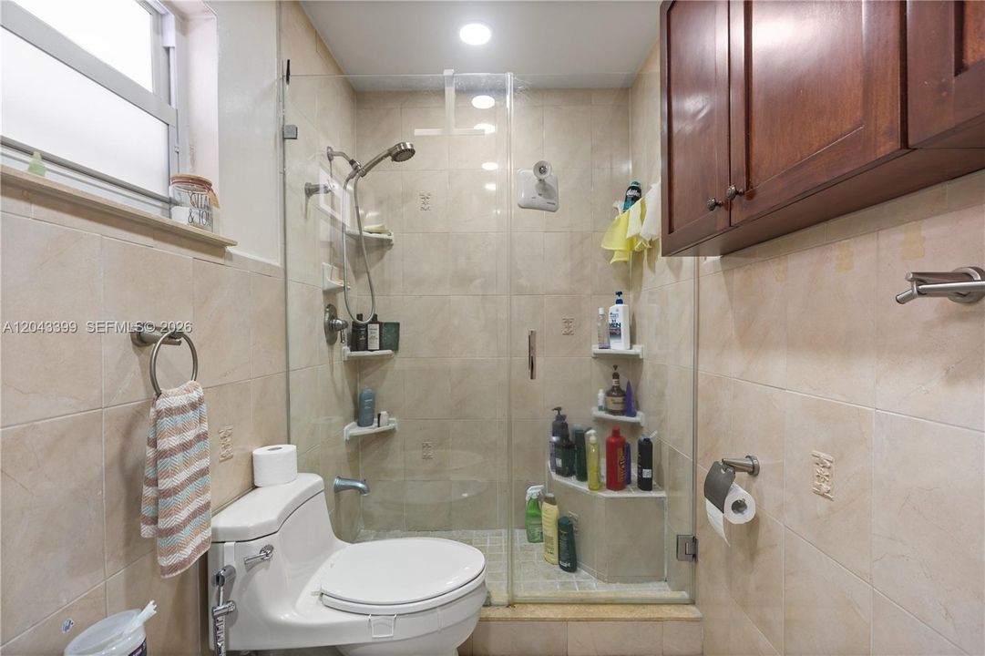 For Sale: $718,000 (4 beds, 2 baths, 1934 Square Feet)