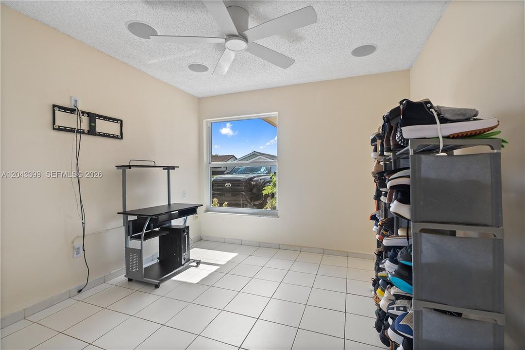 For Sale: $718,000 (4 beds, 2 baths, 1934 Square Feet)