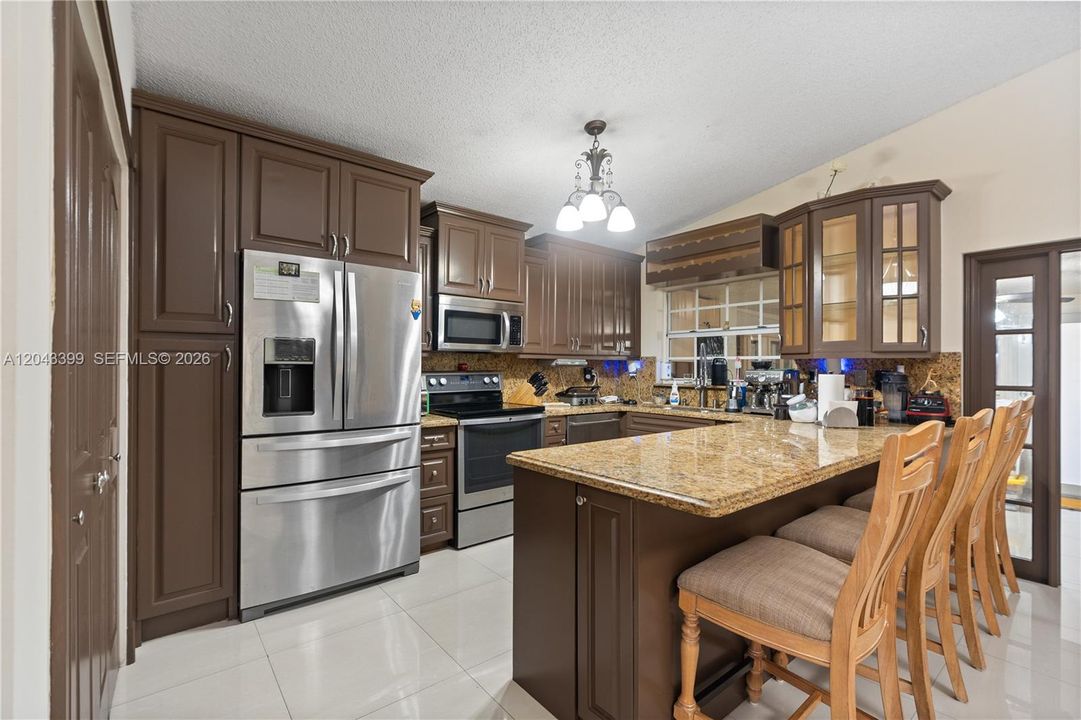 For Sale: $718,000 (4 beds, 2 baths, 1934 Square Feet)