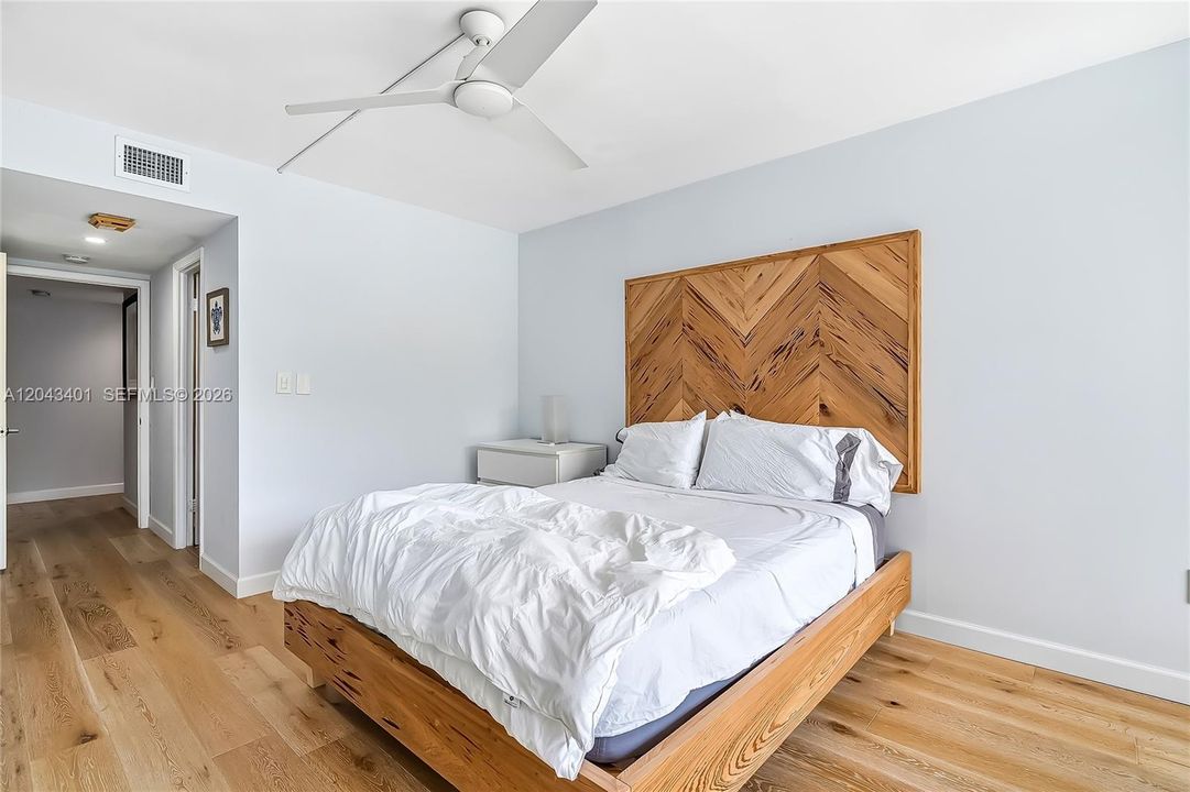For Rent: $2,750 (2 beds, 2 baths, 1383 Square Feet)