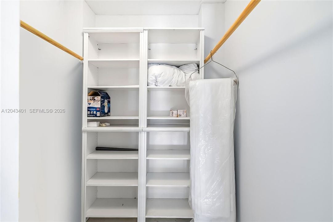 For Rent: $2,750 (2 beds, 2 baths, 1383 Square Feet)