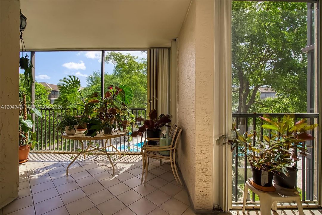 For Rent: $2,750 (2 beds, 2 baths, 1383 Square Feet)