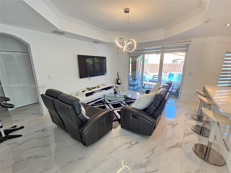 В аренду: $6,500 (5 спален, 4 ванн, 3294 Квадратных фут)