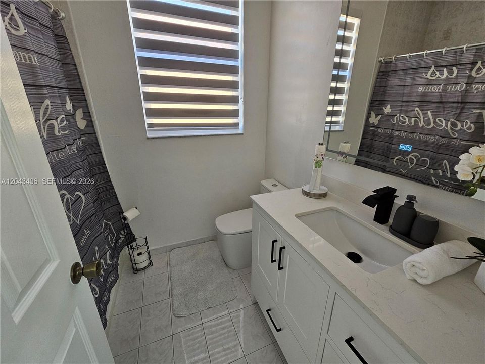 В аренду: $6,500 (5 спален, 4 ванн, 3294 Квадратных фут)