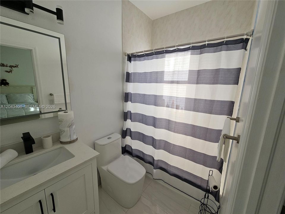 В аренду: $6,500 (5 спален, 4 ванн, 3294 Квадратных фут)