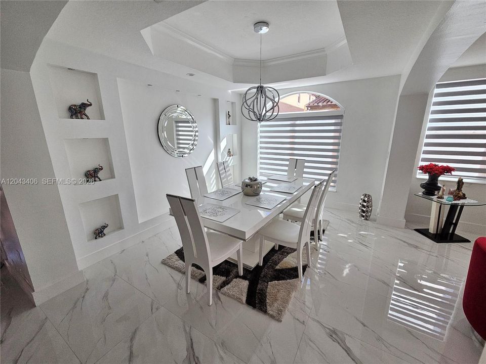 В аренду: $6,500 (5 спален, 4 ванн, 3294 Квадратных фут)