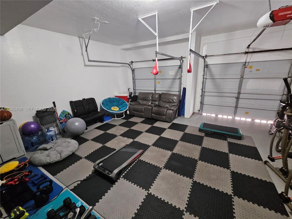 В аренду: $6,500 (5 спален, 4 ванн, 3294 Квадратных фут)