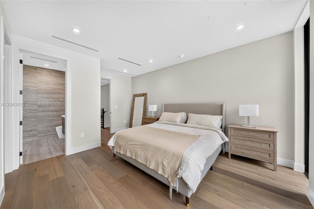 En Venta: $1,299,000 (3 camas, 3 baños, 2013 Pies cuadrados)