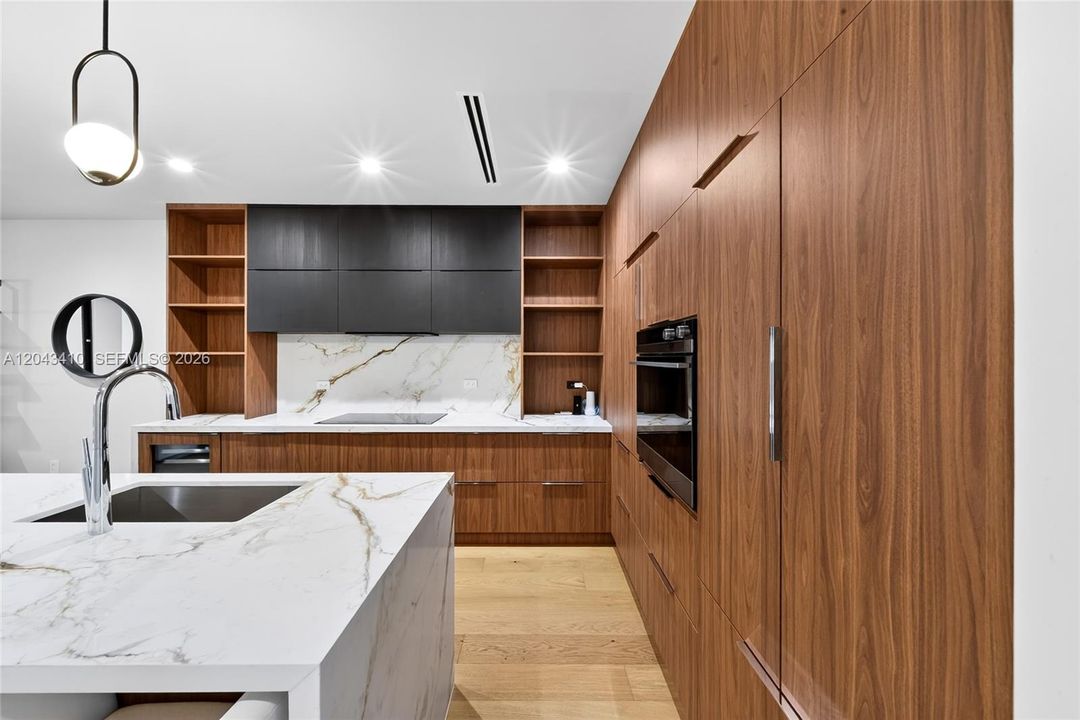 En Venta: $1,299,000 (3 camas, 3 baños, 2013 Pies cuadrados)