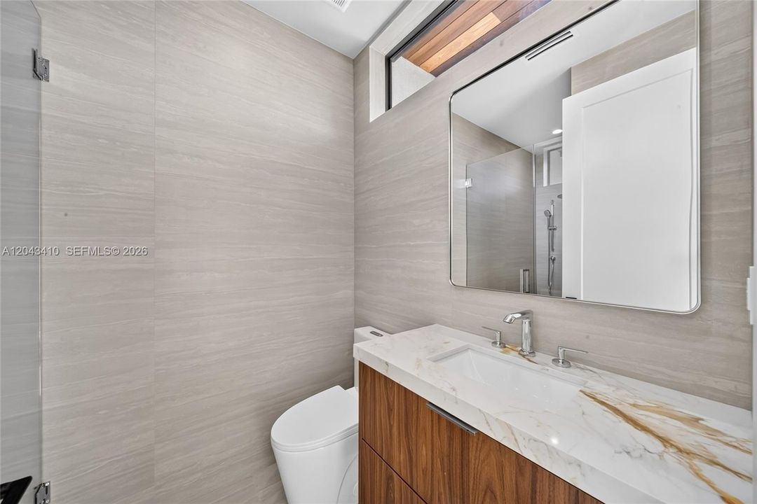 En Venta: $1,299,000 (3 camas, 3 baños, 2013 Pies cuadrados)