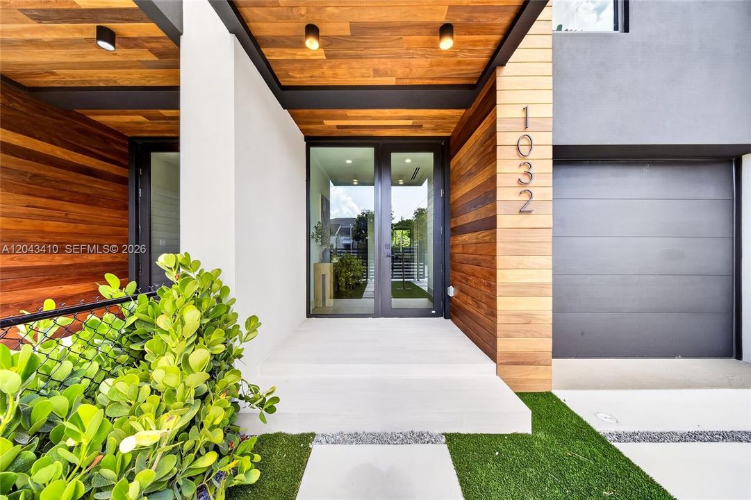 En Venta: $1,299,000 (3 camas, 3 baños, 2013 Pies cuadrados)