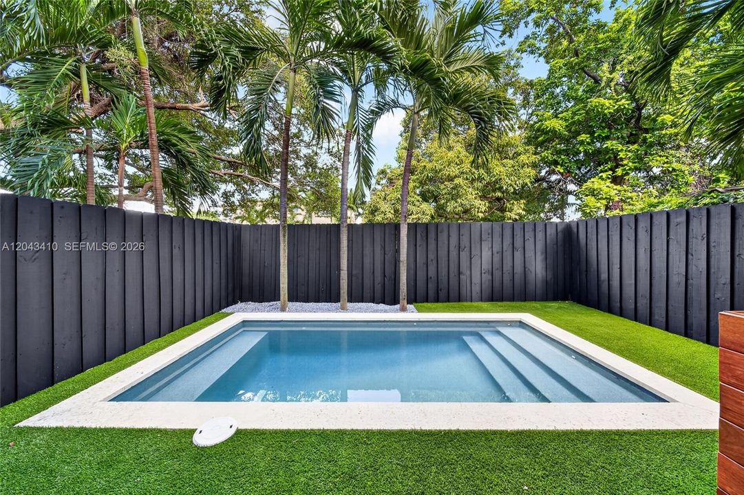 En Venta: $1,299,000 (3 camas, 3 baños, 2013 Pies cuadrados)