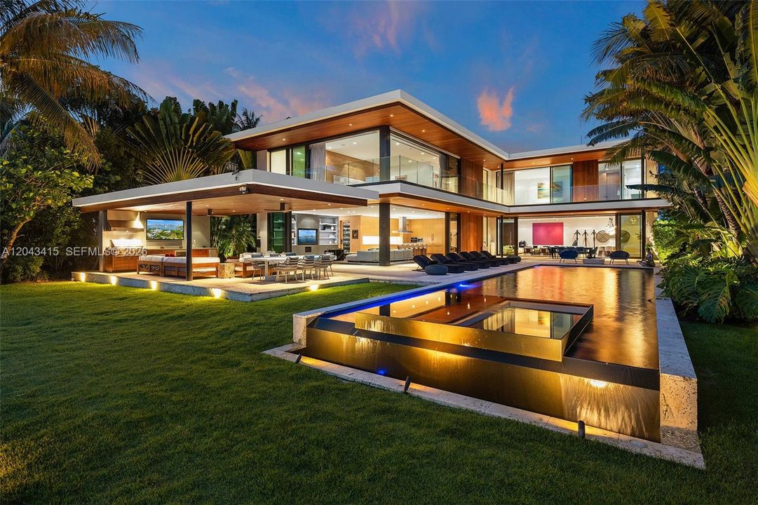 На продажу: $35,995,000 (5 спален, 5 ванн, 7890 Квадратных фут)