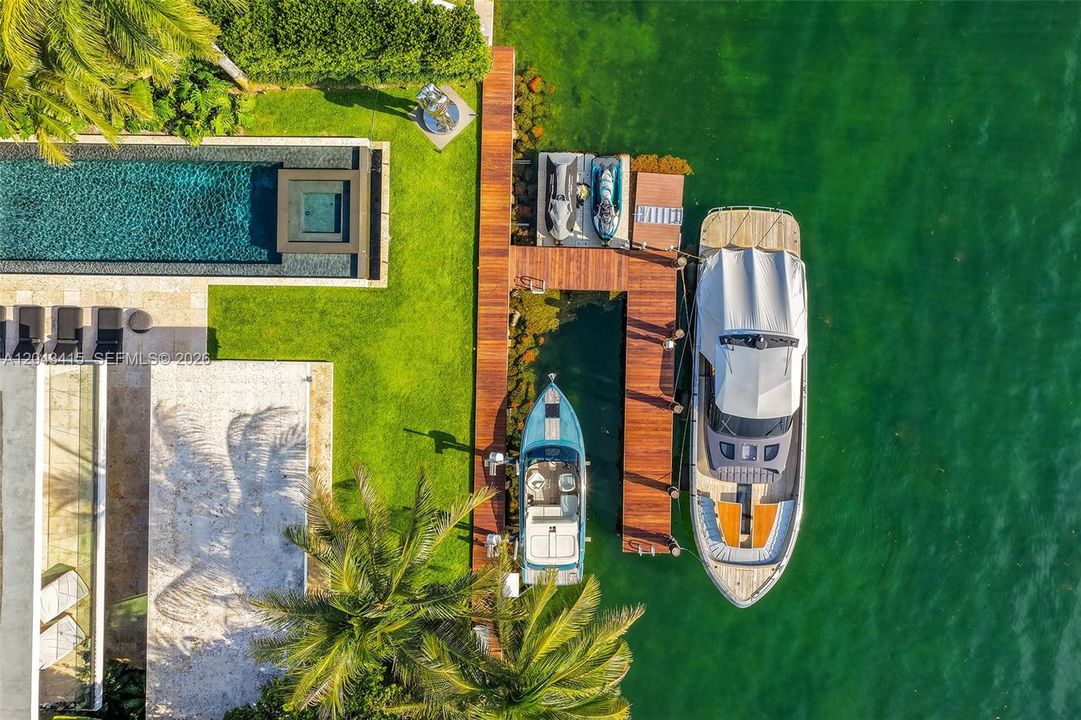 На продажу: $35,995,000 (5 спален, 5 ванн, 7890 Квадратных фут)