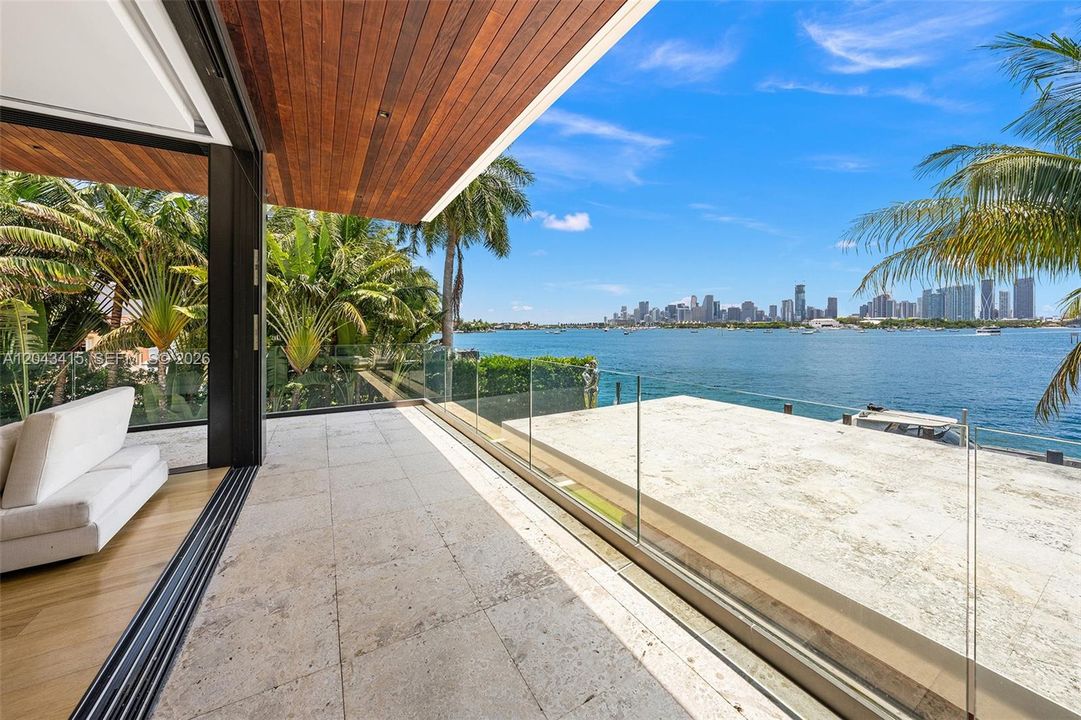 На продажу: $35,995,000 (5 спален, 5 ванн, 7890 Квадратных фут)
