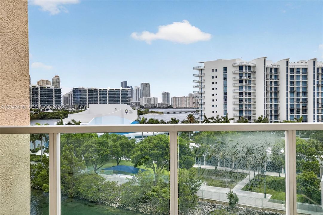 На продажу: $930,000 (2 спален, 3 ванн, 1720 Квадратных фут)