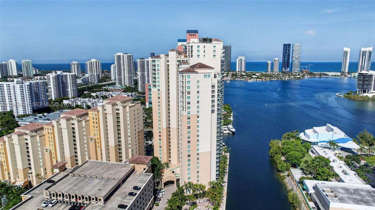 На продажу: $930,000 (2 спален, 3 ванн, 1720 Квадратных фут)
