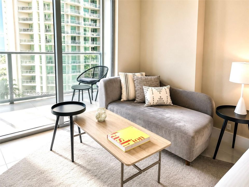 For Rent: $3,200 (0 beds, 1 baths, 375 Square Feet)