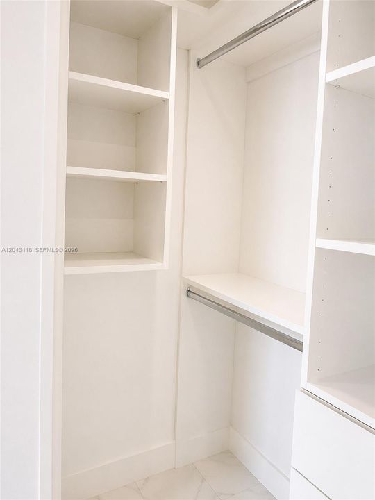 For Rent: $3,200 (0 beds, 1 baths, 375 Square Feet)