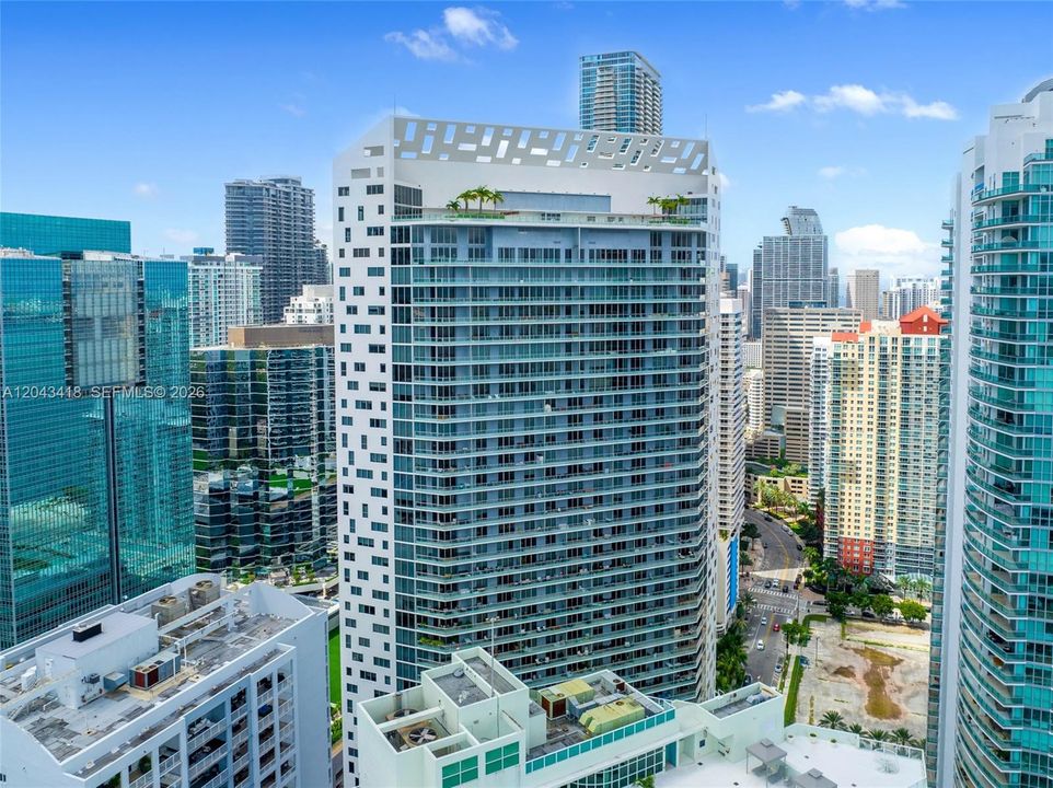 For Rent: $3,200 (0 beds, 1 baths, 375 Square Feet)