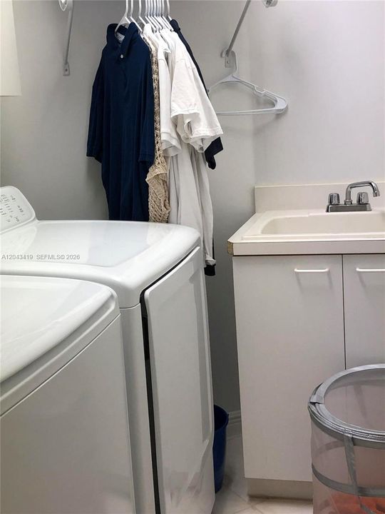В аренду: $4,600 (4 спален, 2 ванн, 2469 Квадратных фут)