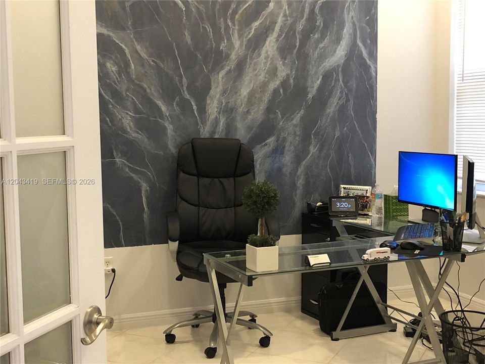 В аренду: $4,600 (4 спален, 2 ванн, 2469 Квадратных фут)
