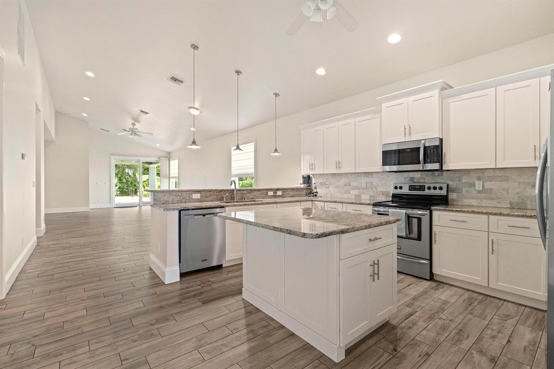 1006 SW 34th Terrace