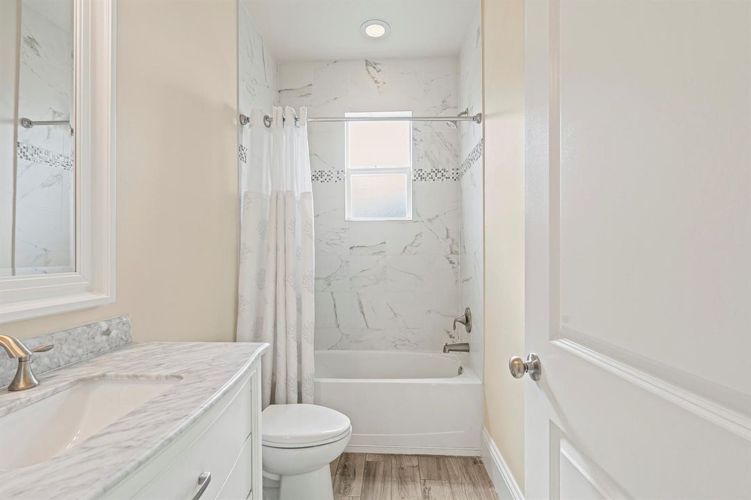 1006 SW 34th Terrace