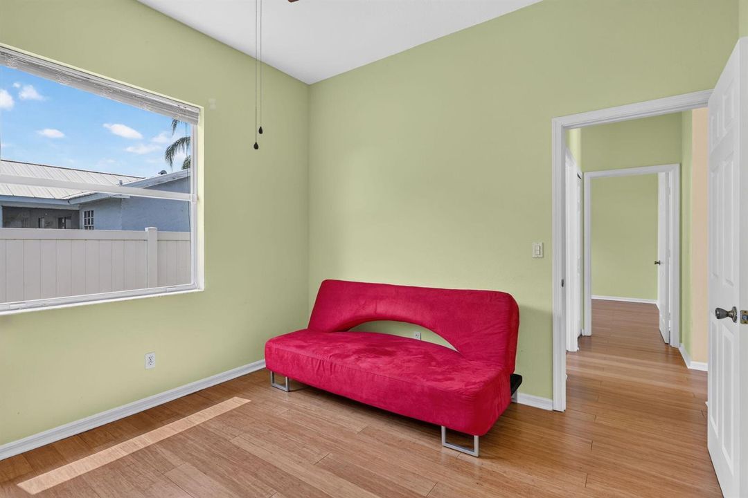 32 - Guest Bedroom3