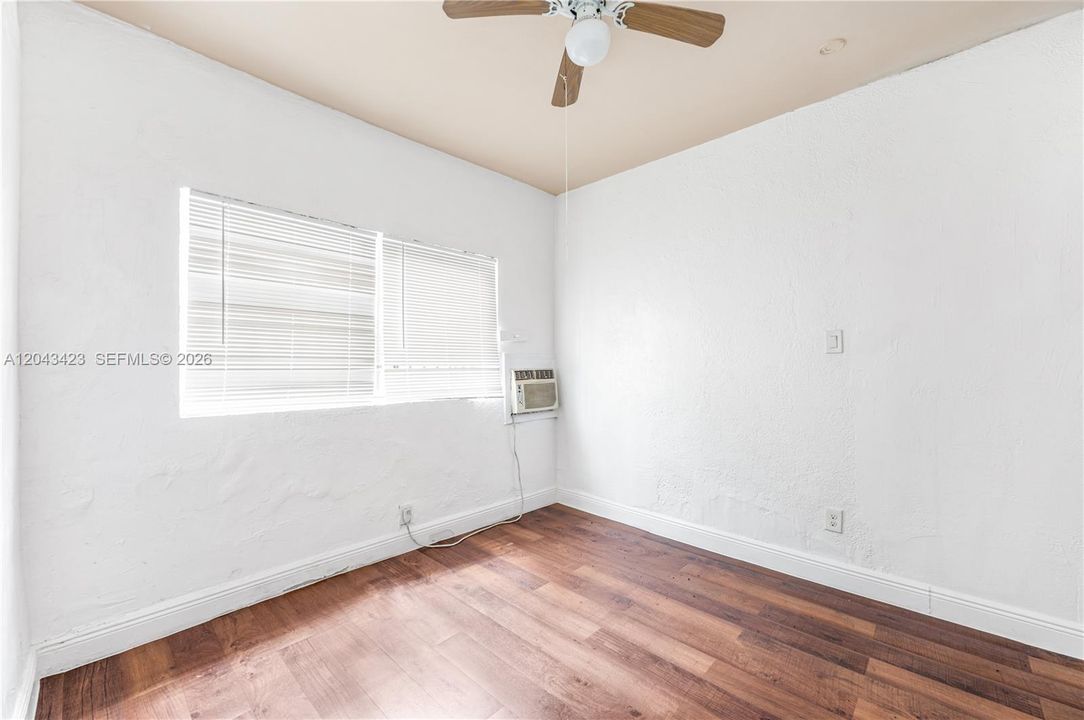 В аренду: $2,400 (2 спален, 2 ванн, 1525 Квадратных фут)