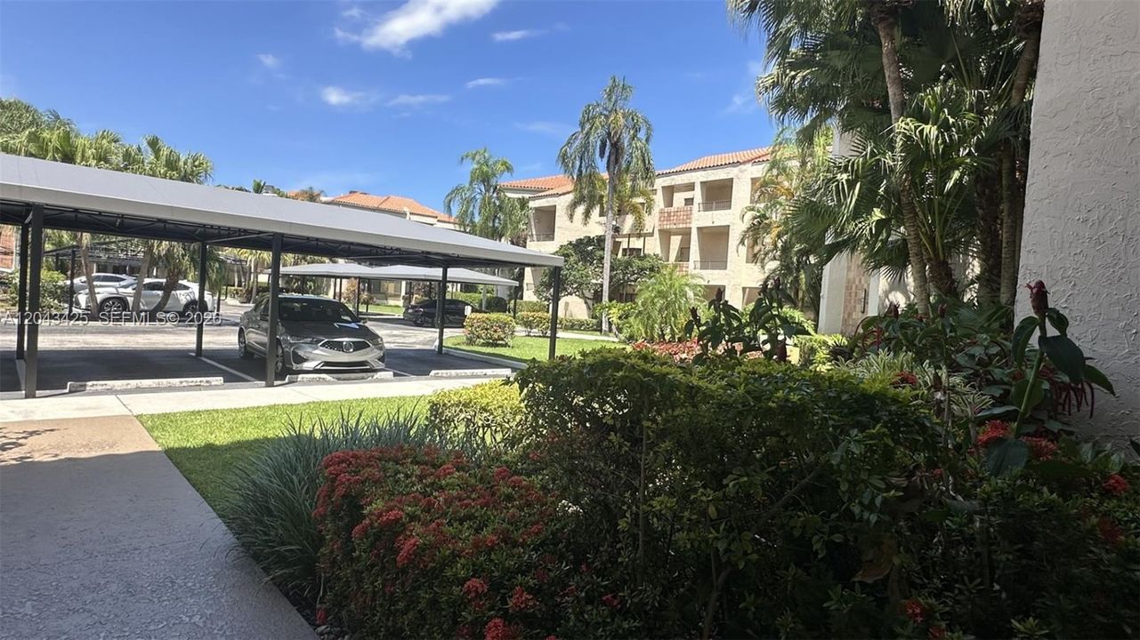 En Venta: $429,000 (3 camas, 3 baños, 1710 Pies cuadrados)