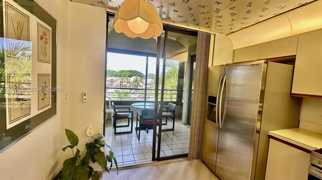 En Venta: $429,000 (3 camas, 3 baños, 1710 Pies cuadrados)